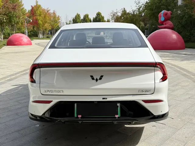 Wuling Starlight — Фото автомобиля 5