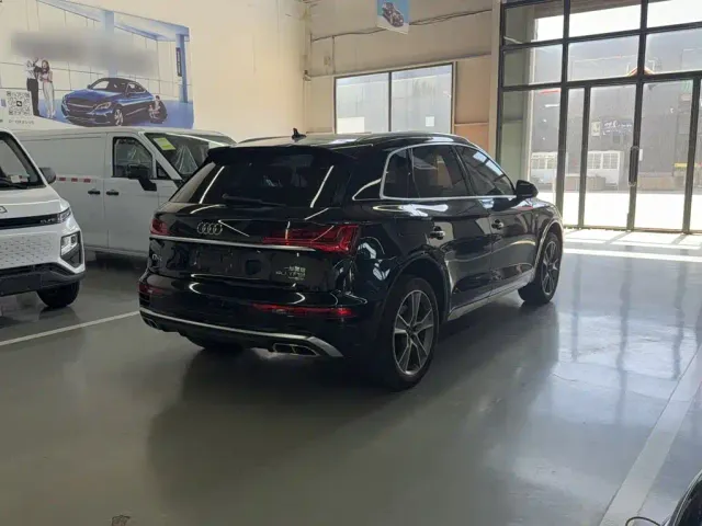 Audi Q5L — Фото автомобиля 9