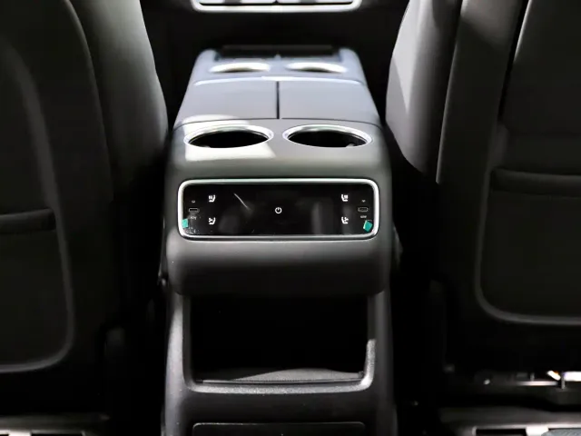 Li Auto L8 — Фото автомобиля 13