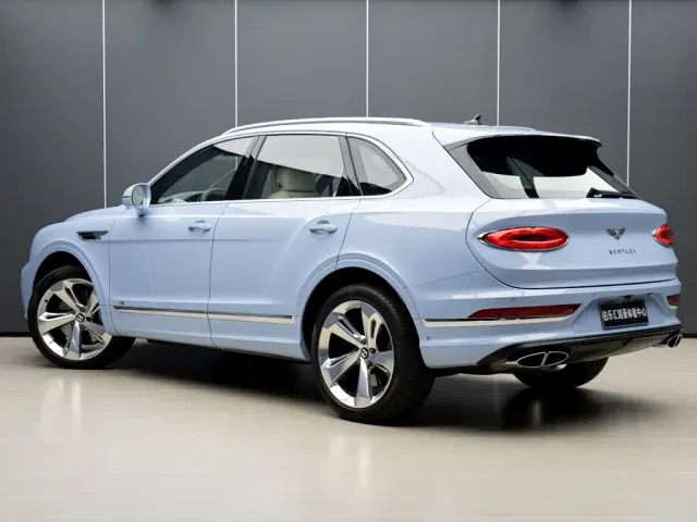 Bentley Bentayga — Фото автомобиля 4