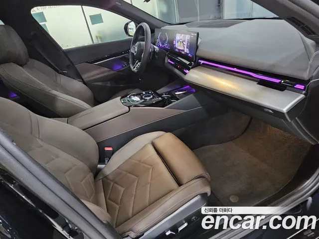 BMW 5 Series G60 — Фото автомобиля 13