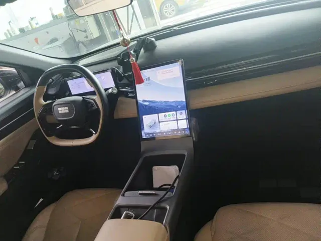Geely Galaxy Galaxy L6 2024 125km PLUS Soaring Dragon Edition — Фото автомобиля 12