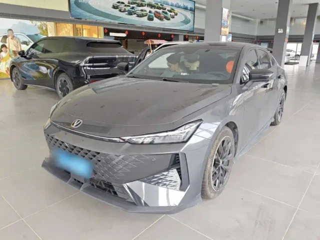 Фотография автомобиля — Changan UNI-V