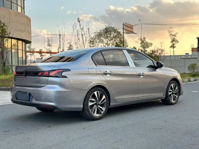 Peugeot 408 — Фото автомобиля 9
