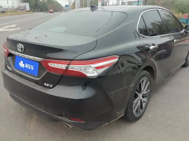 Toyota Camry — Фото автомобиля 3