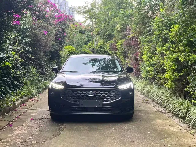 Ford Mondeo — Фото автомобиля 2