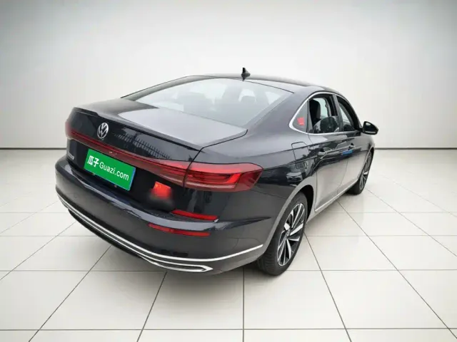 Volkswagen Passat — Фото автомобиля 4