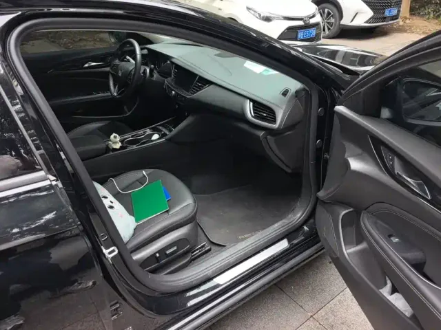 Buick Regal — Фото автомобиля 8