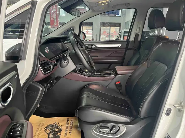 GAC Trumpchi M6 — Фото автомобиля 3