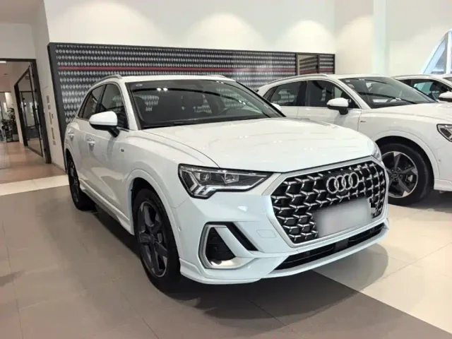 Audi Q3 — Фото автомобиля 3