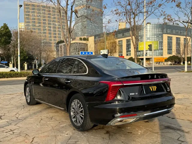 Hongqi H5 — Фото автомобиля 5