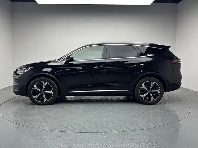 BYD Tang — Фото автомобиля 8