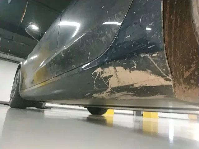 Tesla Model 3 — Фото автомобиля 21