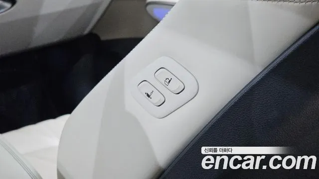Genesis GV70 — Фото автомобиля 27