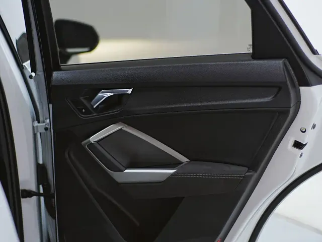 Audi Q3 — Фото автомобиля 24