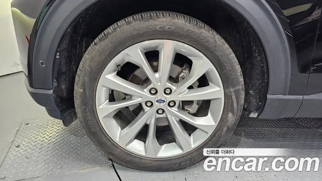Ford Explorer Explorer 6 поколение 3.0 Platinum 4WD — Фото автомобиля 5
