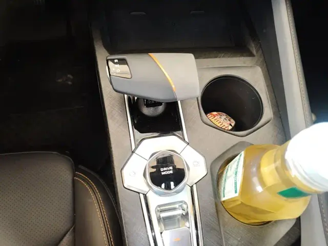 Changan Changan UNI-V 2022 1.5T Premium Model — Фото автомобиля 13