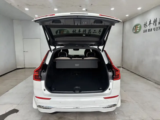 Volvo XC60 — Фото автомобиля 26