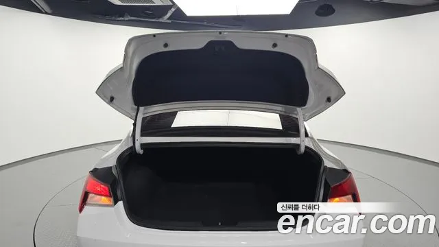 Hyundai Avante CN7 — Фото автомобиля 26