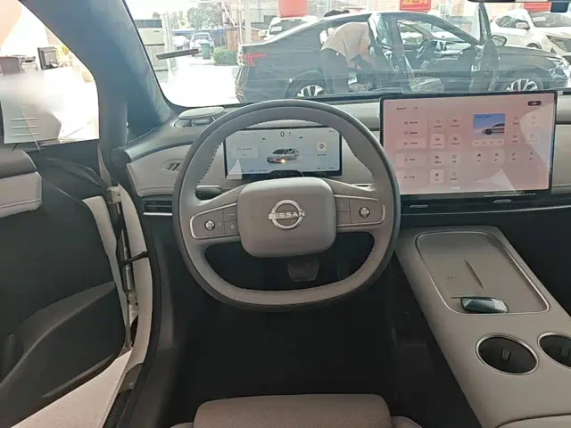 Nissan N7 — Фото автомобиля 10