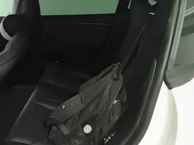 Tesla Model 3 — Фото автомобиля 13