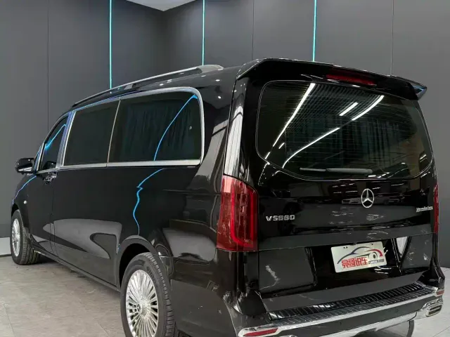 Mercedes-Benz Vito 2021 2.0T Elite 7-Seater — Фото автомобиля 8