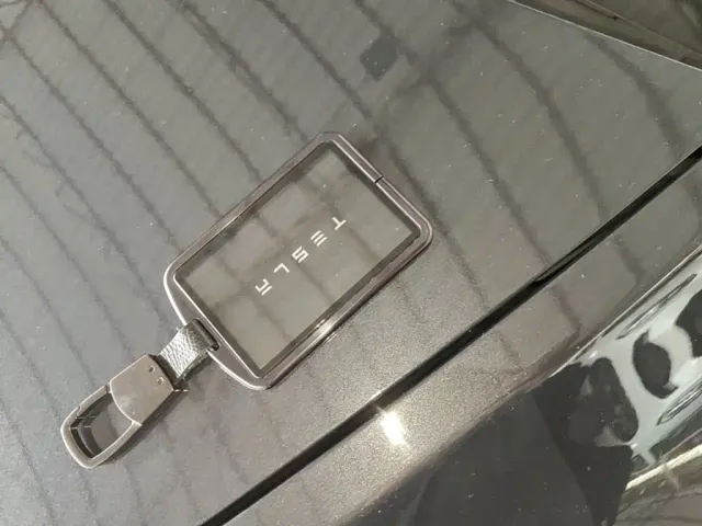 Tesla Model Y — Фото автомобиля 8