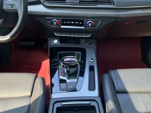 Audi Q5L Sportback — Фото автомобиля 15