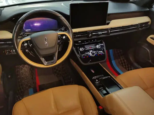 Lincoln Corsair — Фото автомобиля 12