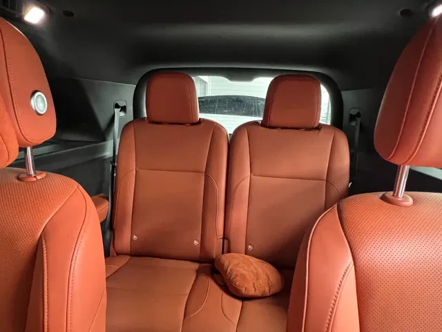 Li Auto L9 — Фото автомобиля 9