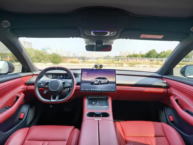 Xiaomi SU7 — Фото автомобиля 5