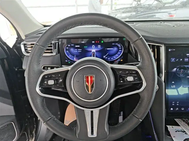 Hongqi HS7 PHEV — Фото автомобиля 10