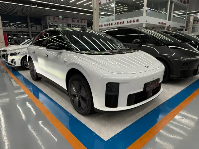 Li Auto i6 — Фото автомобиля 2