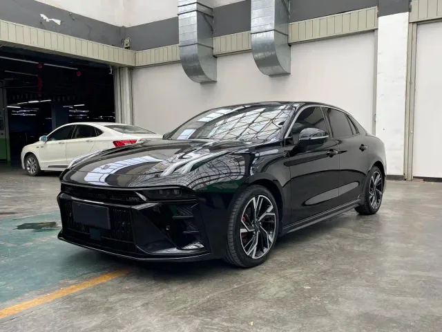 Фотография автомобиля — Lynk & Co 03