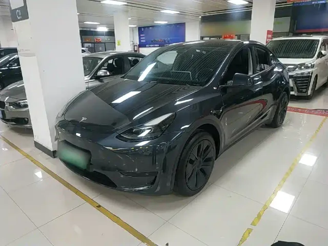 Фотография автомобиля — Tesla Model Y