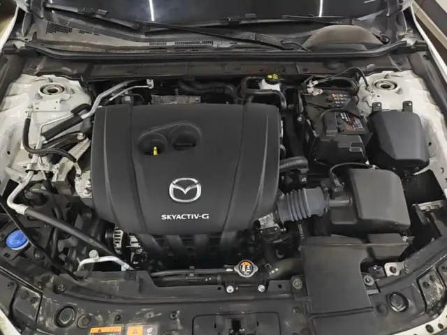 Mazda Axela — Фото автомобиля 19