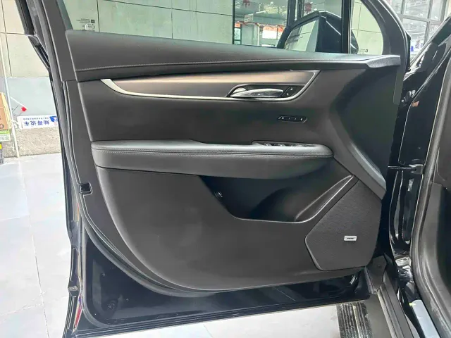 Cadillac XT6 — Фото автомобиля 14