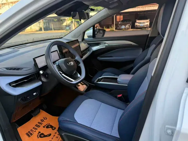 Geely Geometry M6 — Фото автомобиля 7
