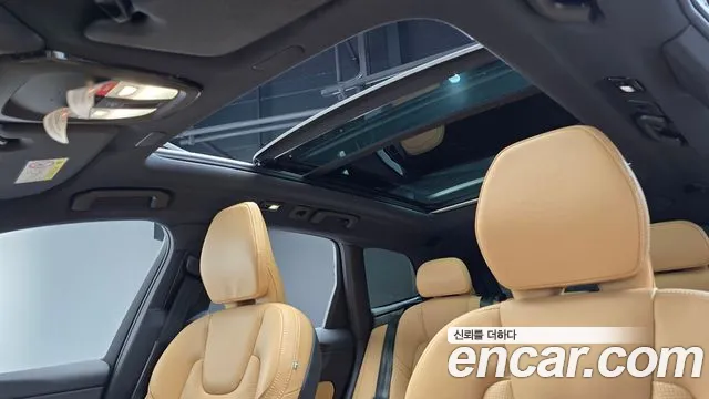 Вольво XC60 — Фото автомобиля 15