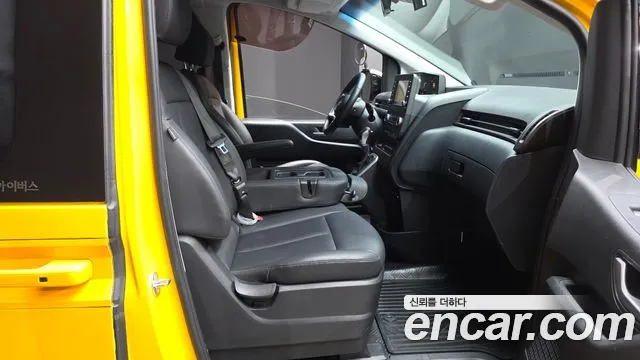 Hyundai Staria Staria L3.5 Школьный автобус — Фото автомобиля 23