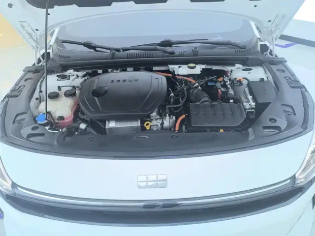 Geely Galaxy L6 — Фото автомобиля 10