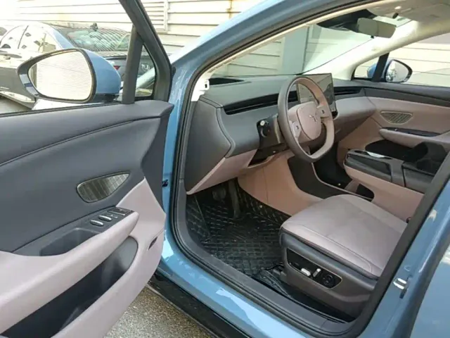 Hongqi Tiangong 06 — Фото автомобиля 20