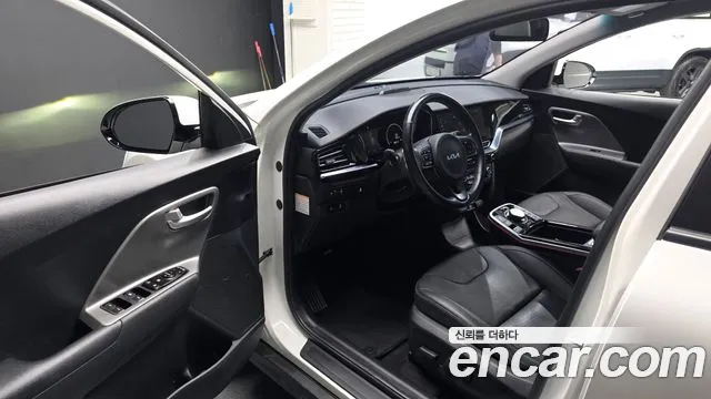 Kia Niro — Фото автомобиля 15