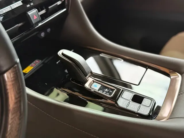 Toyota Alphard — Фото автомобиля 9