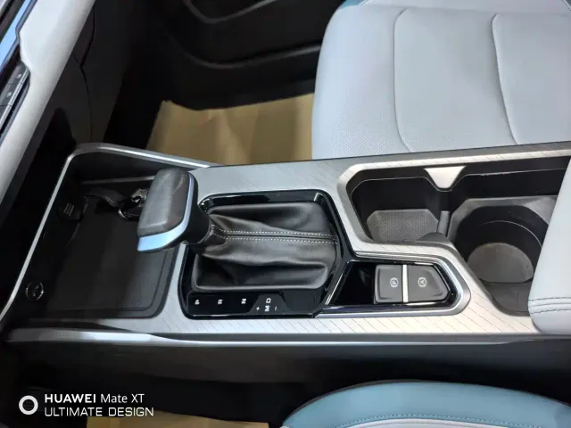 Geely Emgrand — Фото автомобиля 13
