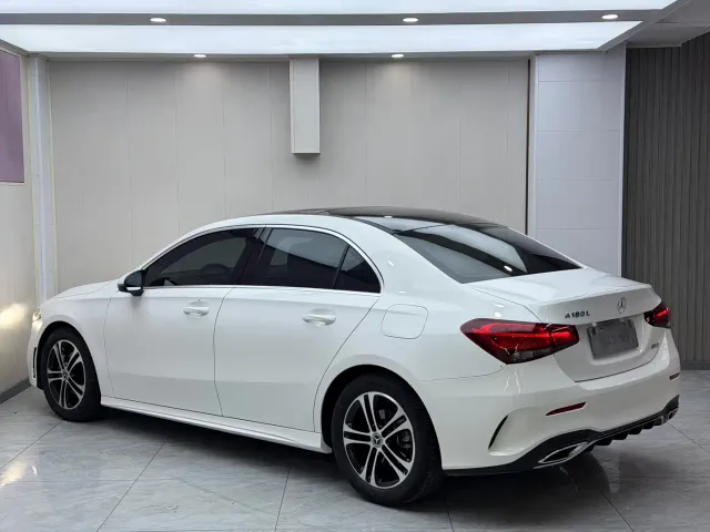Mercedes-Benz A-Class — Фото автомобиля 6