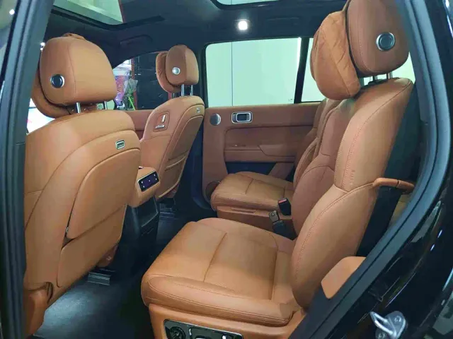 Li Auto L8 — Фото автомобиля 5