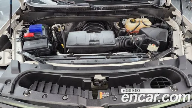 Cadillac Escalade Generation 5 — Фото автомобиля 6