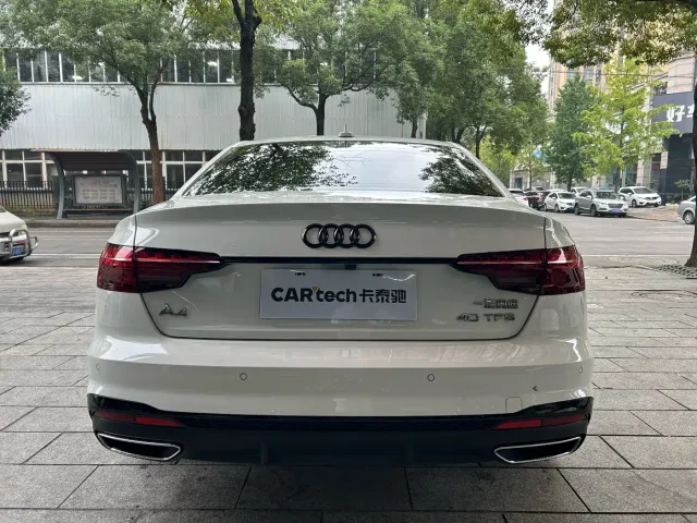 Audi A4L — Фото автомобиля 12