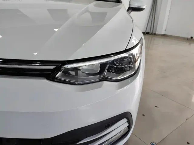 Volkswagen Golf — Фото автомобиля 5